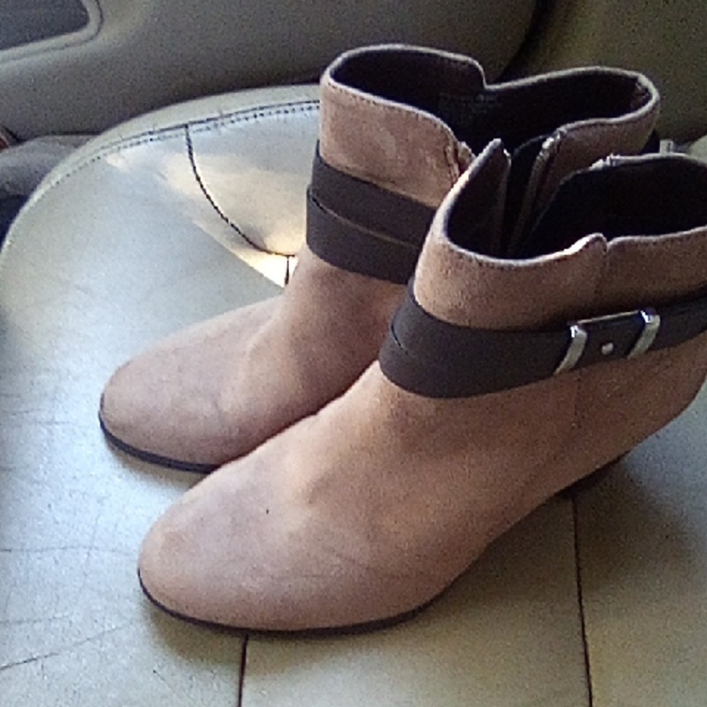 Giani Bernini Faux Leather Suede Ankle Boots Size 7M In Excellent Condition.
